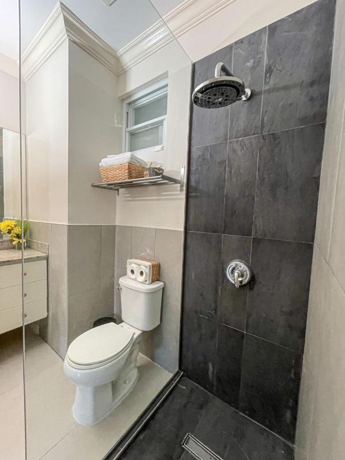 Choose To Be Happy At Ei8Ht! - Super Studios And Penthouse Apartment Kingston Exterior photo
