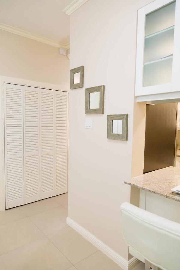 Choose To Be Happy At Ei8Ht! - Super Studios And Penthouse Apartment Kingston Exterior photo