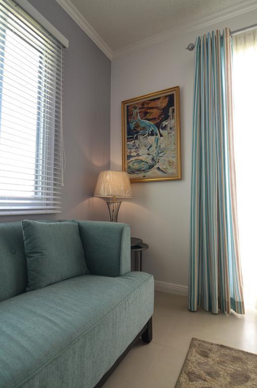 Choose To Be Happy At Ei8Ht! - Super Studios And Penthouse Apartment Kingston Exterior photo